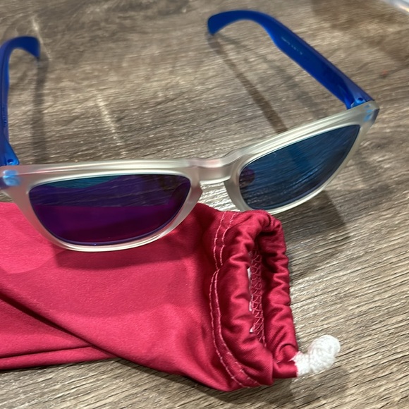 Vintage Oakley Frogskins Sunglasses - Picture 12 of 14